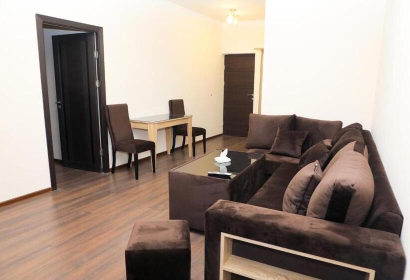 سوییت خانوادگی, Aragast