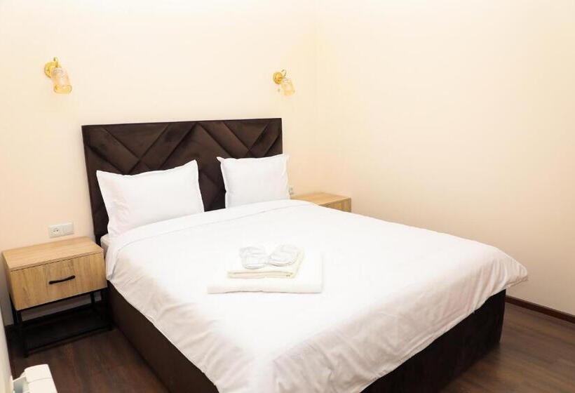 سوییت خانوادگی, Aragast