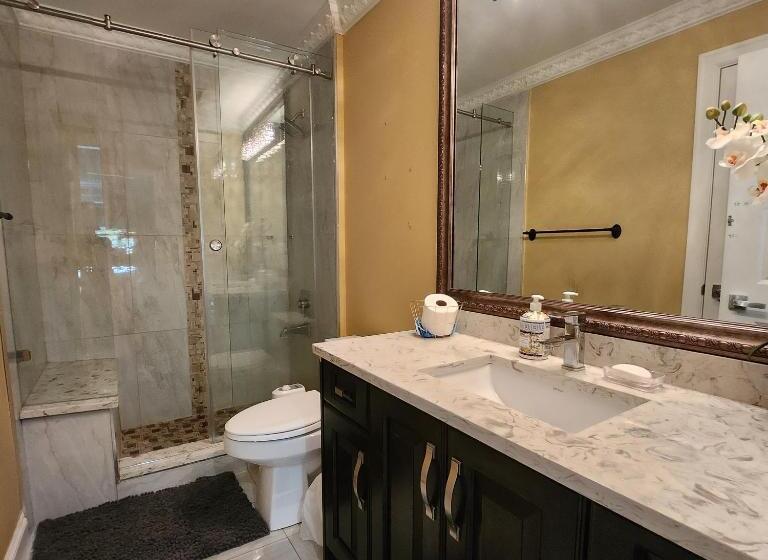 Семейный Номер, The Empress Palace