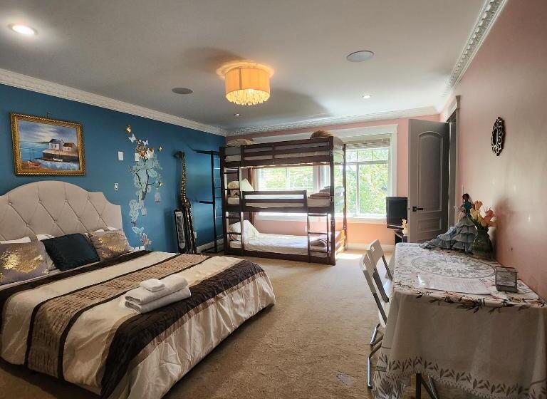 Семейный Номер, The Empress Palace