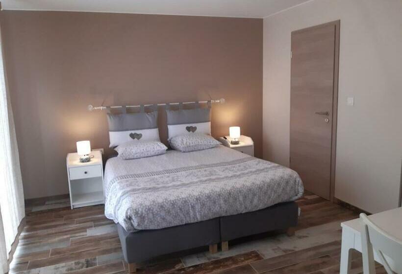 غرفة قياسية, Les Chambres De La Fontaine De Brul