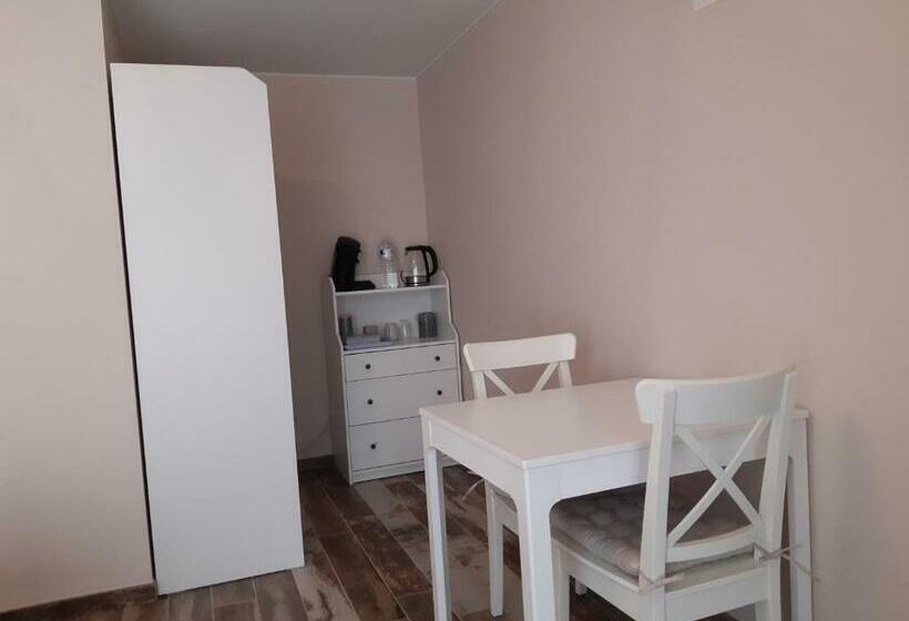 غرفة قياسية, Les Chambres De La Fontaine De Brul