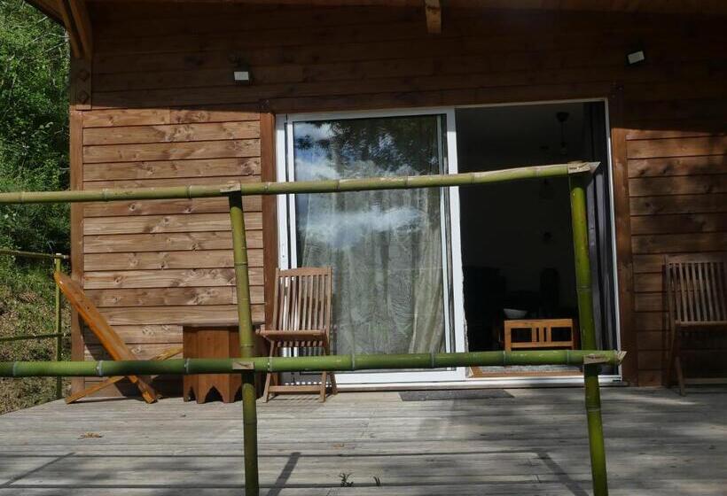 발코니가 있는 스위트, Source Nature