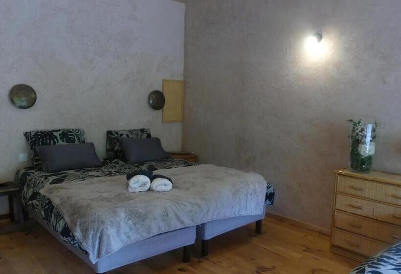 스탠다드 룸 산 전망, Source Nature