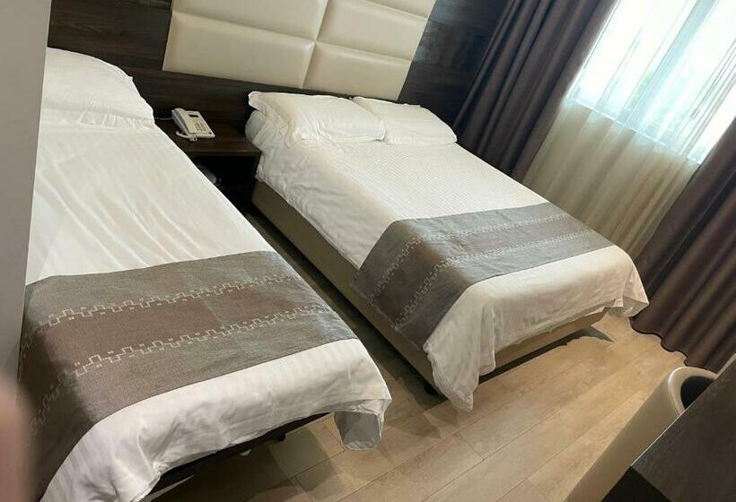 اتاق لوکس سه تخته, Luxuryprato