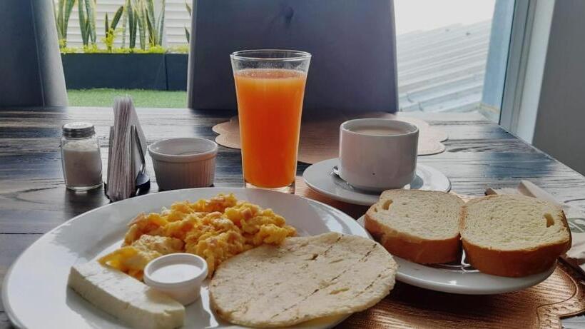 디럭스 스위트, Qatar Cali