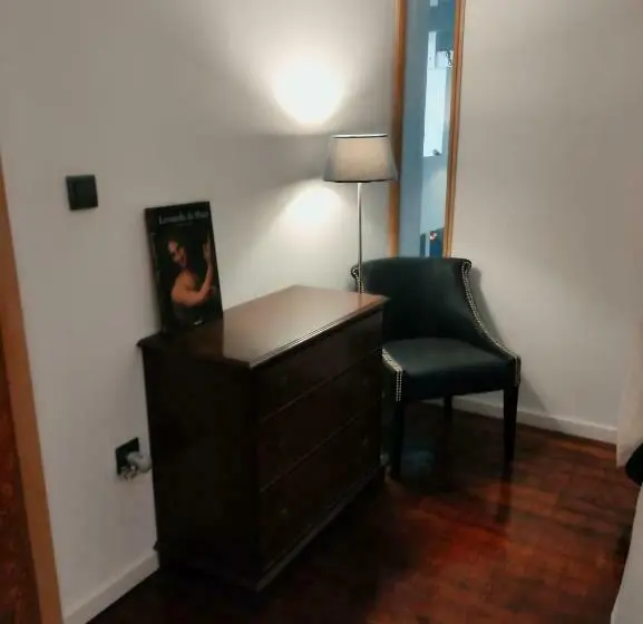 اتاق استاندارد با سرویس بهداشتی مشترک, Caruma Surf Hostel