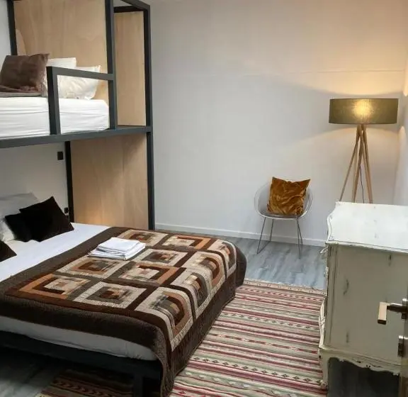 اتاق استاندارد, Caruma Surf Hostel