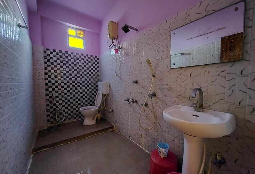 디럭스 4인 룸, Hindusthan Inn   On Beach