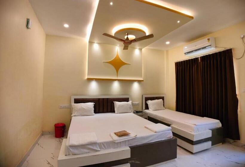 디럭스 트리플 룸, Hindusthan Inn   On Beach