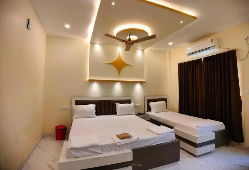デラックストリプルルーム, Hindusthan Inn On Beach