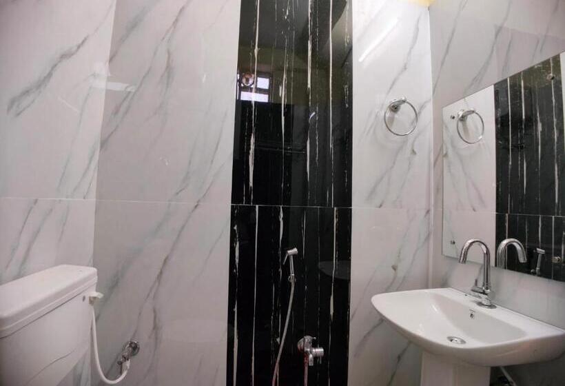 패밀리 스위트, Hindusthan Inn   On Beach