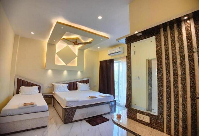 패밀리 스위트, Hindusthan Inn   On Beach