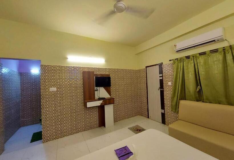 발코니 디럭스 룸, Hindusthan Inn   On Beach