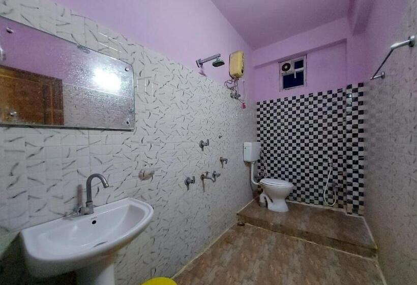 발코니 디럭스 룸, Hindusthan Inn   On Beach