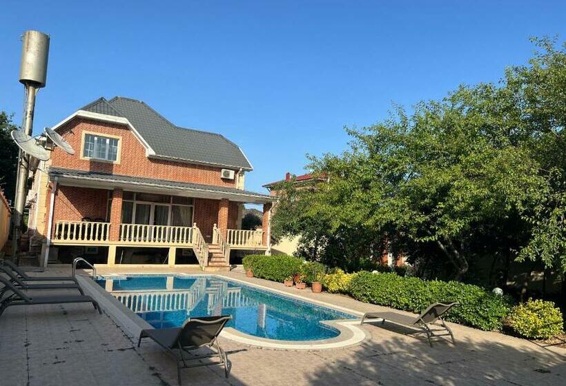 ویلای 1 خوابه با چشم‌انداز دریا, Riva Seaside House