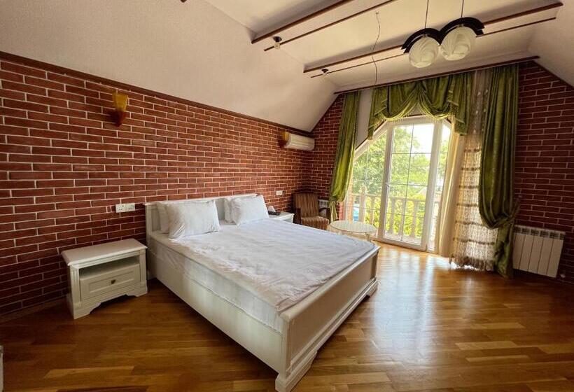 ویلای 1 خوابه با چشم‌انداز دریا, Riva Seaside House