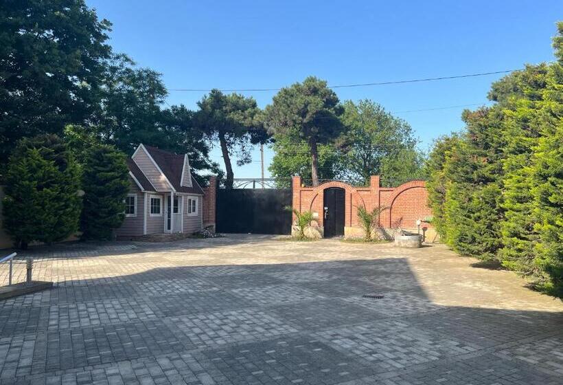 ویلای 1 خوابه با چشم‌انداز دریا, Riva Seaside House