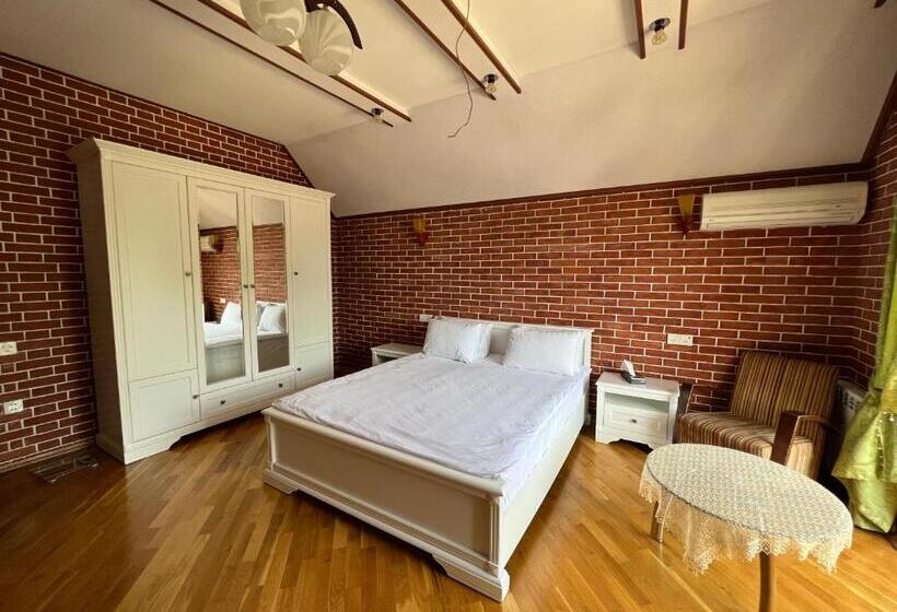 ویلای 1 خوابه با چشم‌انداز دریا, Riva Seaside House