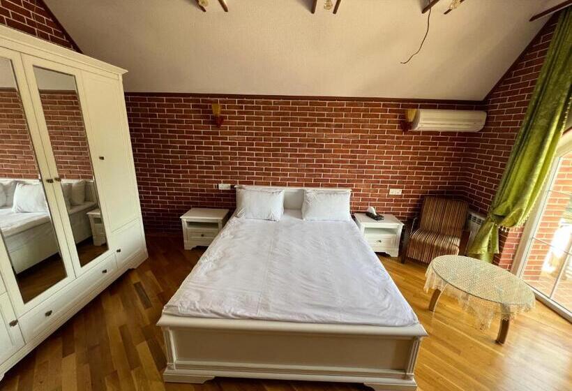 ویلای 1 خوابه با چشم‌انداز دریا, Riva Seaside House