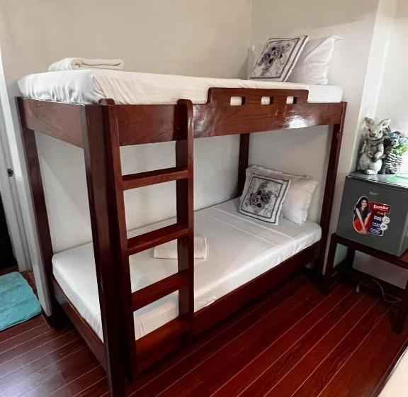 חדר משפחתי, Balay Paragua