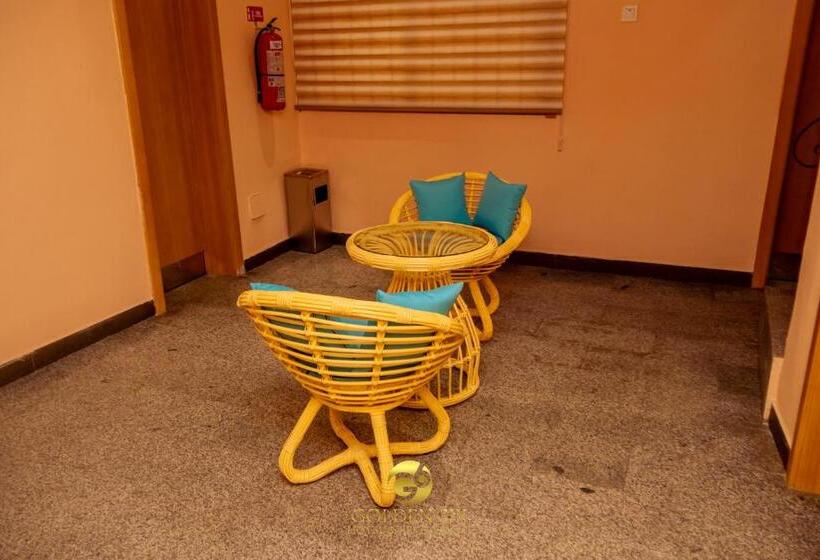 اتاق استاندارد یک نفره, Golden Six Hotel And Restaurant