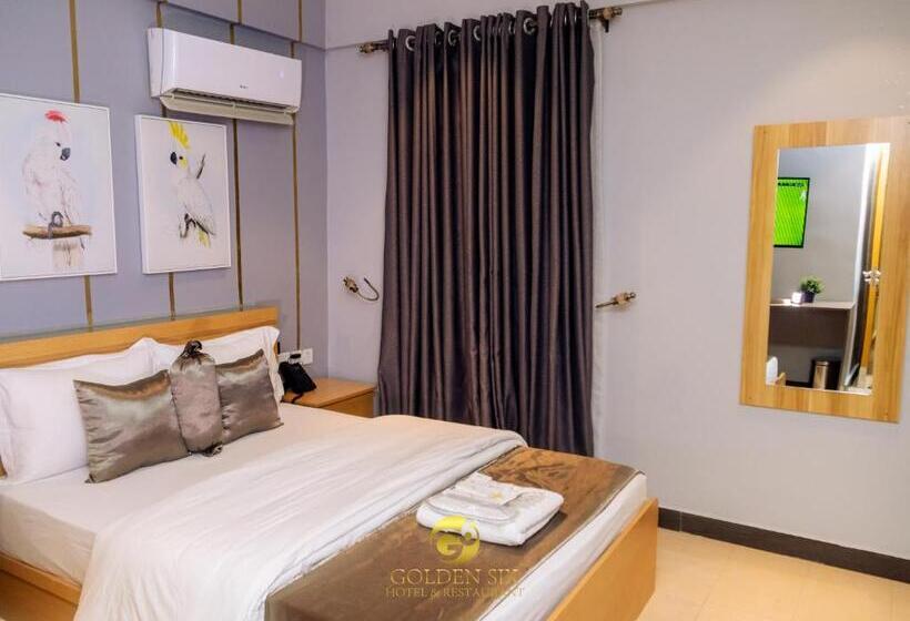 سوئیت جونیور با تراس, Golden Six Hotel And Restaurant