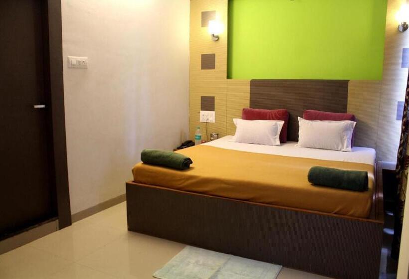 غرفة ديلوكس, Malhar Palace