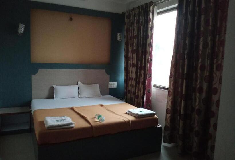 غرفة ديلوكس, Malhar Palace