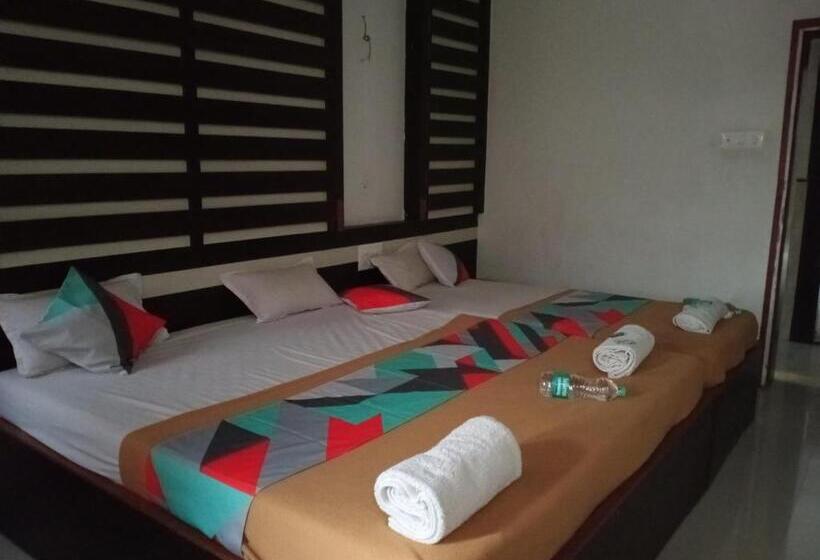 غرفة ديلوكس ثلاثية, Malhar Palace