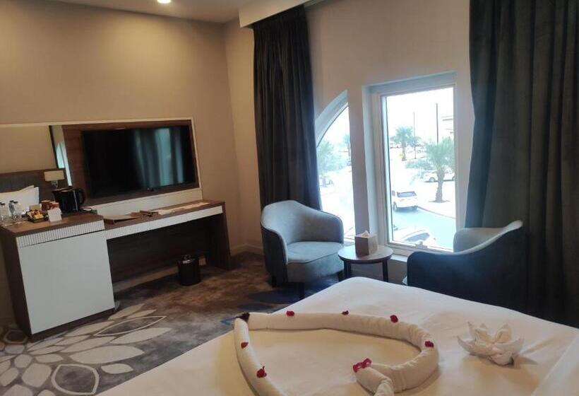 اتاق استاندارد با تخت بزرگ, Warwick Al Jubail