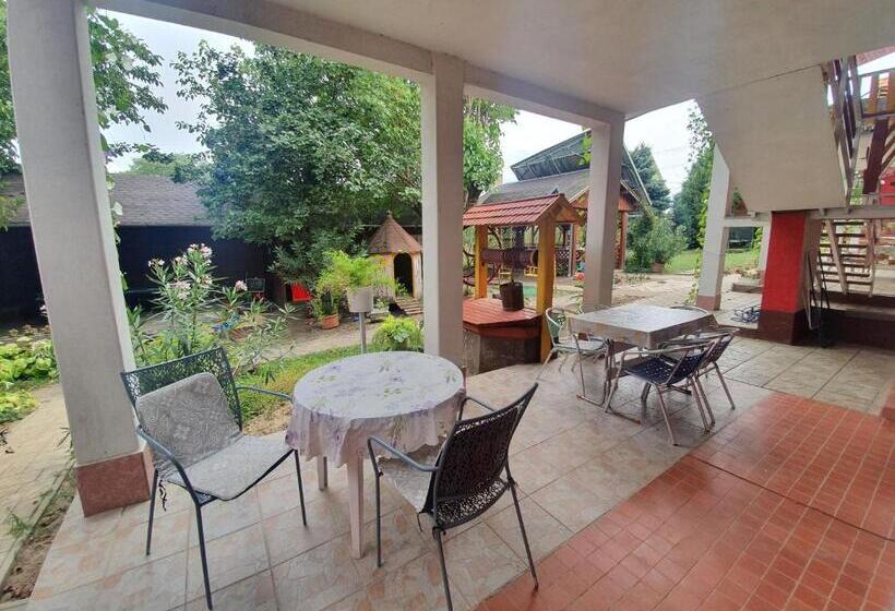 דירת חדר עם טרסה, Apartmány Viola