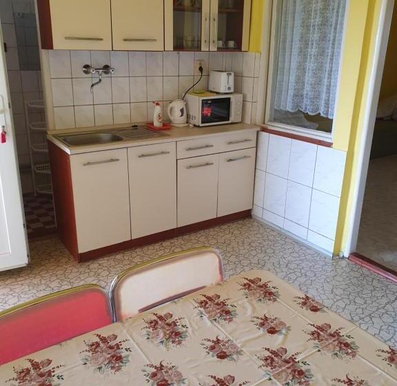 דירה בת חדר שינה 1 עם מרפסת, Apartmány Viola