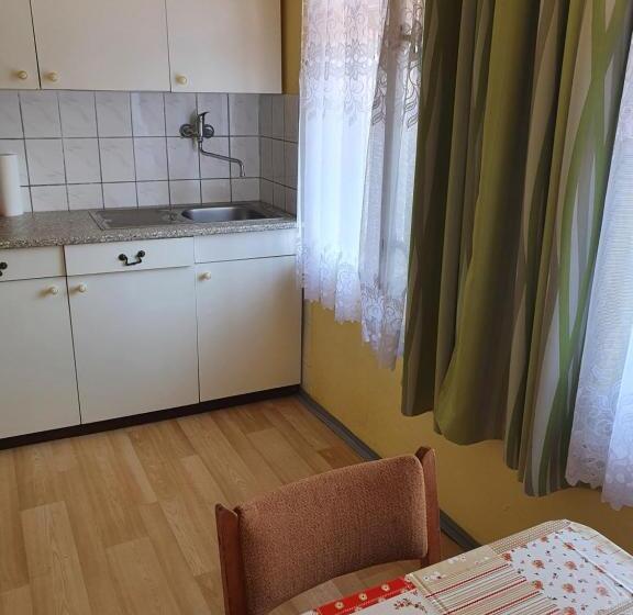 דירת חדר נוף לגינה, Apartmány Viola