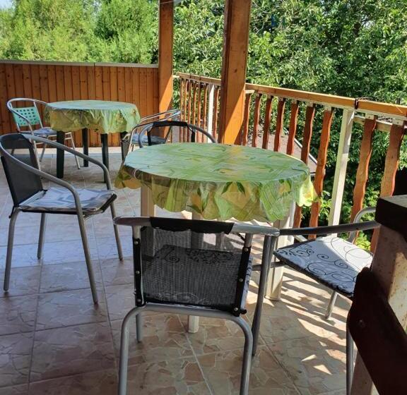 דירה בת חדר שינה 1 עם מרפסת, Apartmány Viola