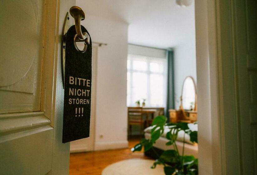 Номер Стандарт, Haus Till E