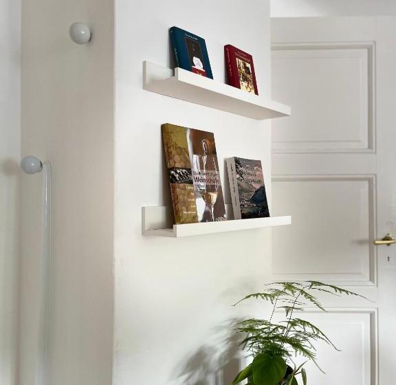 디럭스 룸, Haus Till E