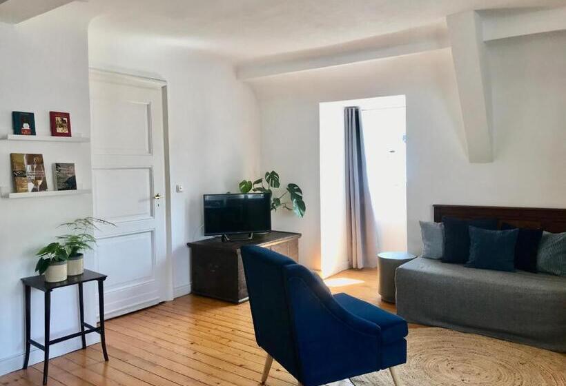 디럭스 룸, Haus Till E