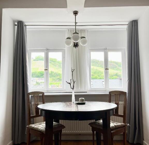 디럭스 룸, Haus Till E