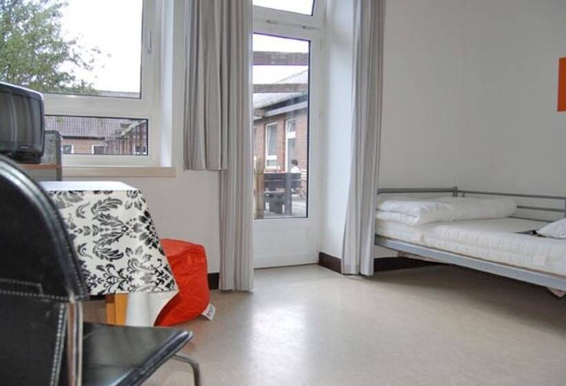 标准单人间共用浴室, Hostel Flensburg