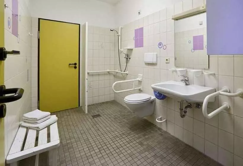浴室共有スタンダード４人用ルーム, Hostel Flensburg