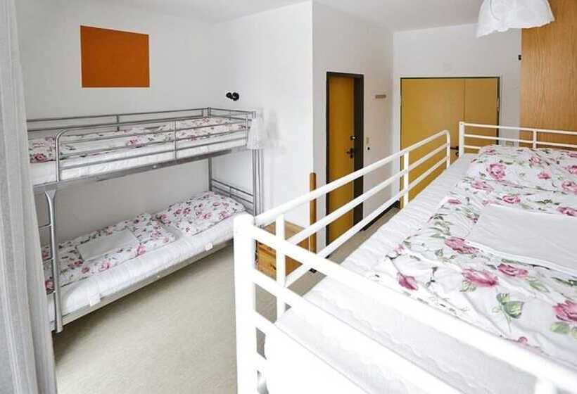 标准四人间共用浴室, Hostel Flensburg