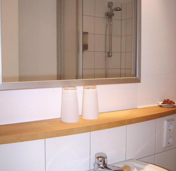 اتاق استاندارد یک نفره, 26