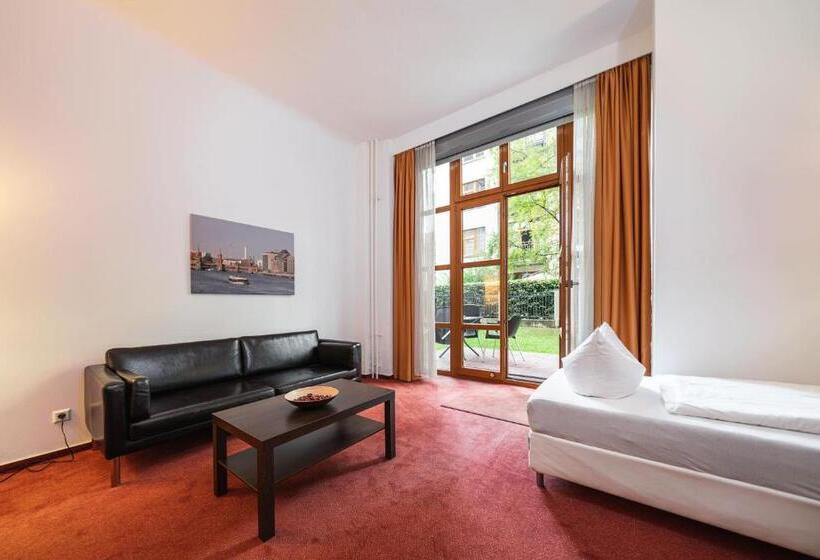 اتاق سوپریور, 26