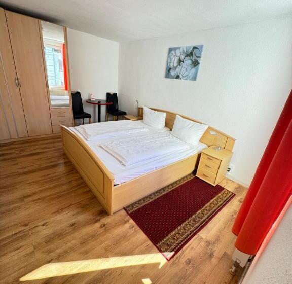 חדר אקונומי, Aalreuse