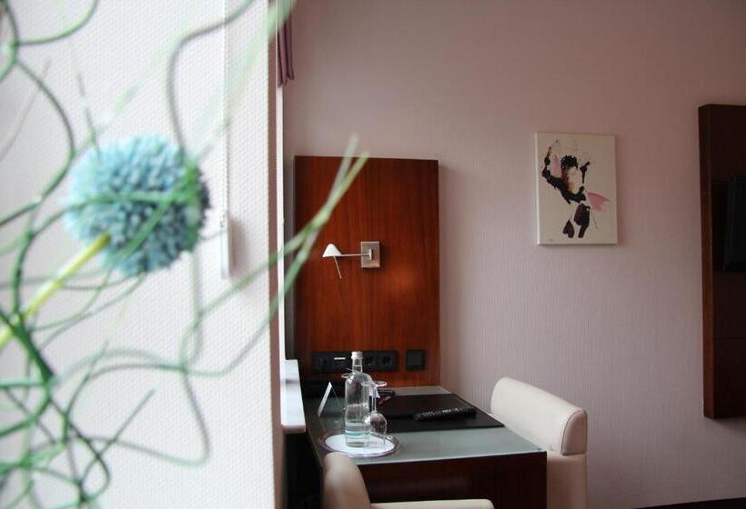 スタンダードシングルルーム, Adena