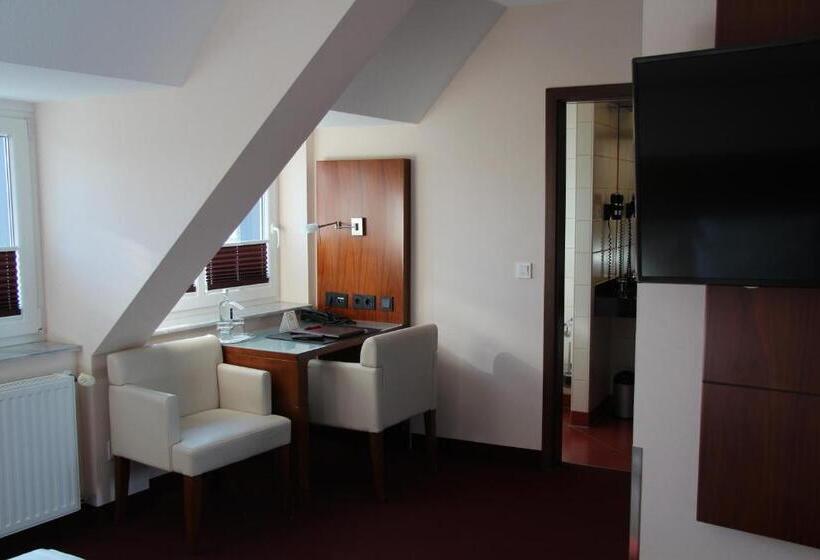 スタンダードルーム, Adena