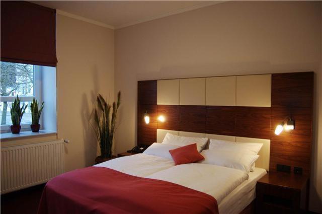 コンフォートルーム, Adena