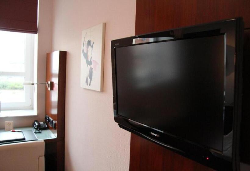 コンフォートルーム, Adena