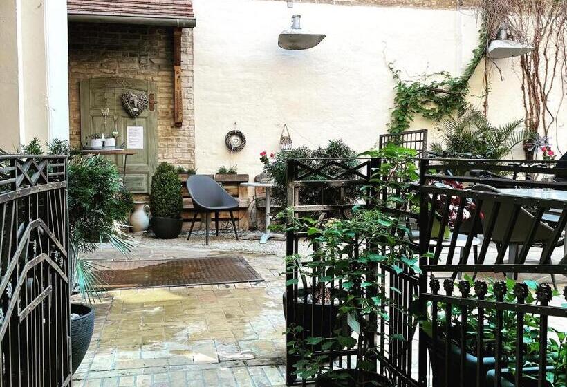 إستوديو قياسى, Walhalla Aparthotel Potsdam